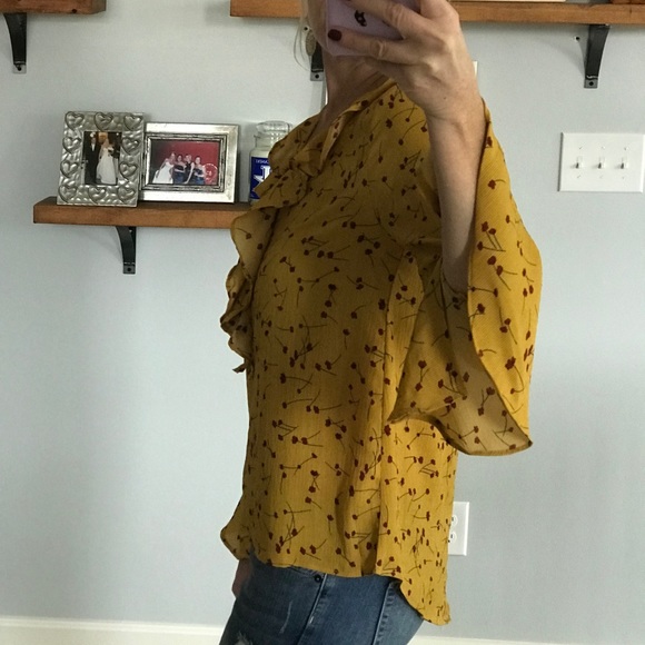 Bell Sleeve, Ruffle Front Top - Picture 4 of 7